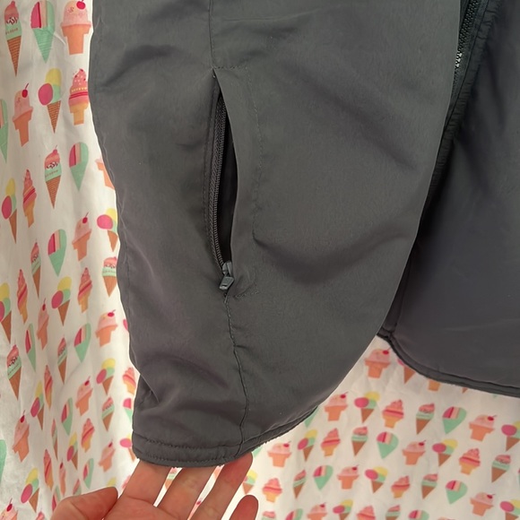 💝 10/$10 💝 Reversible Warm Vest Size XL 🙂 15.5 oz - Picture 5 of 8